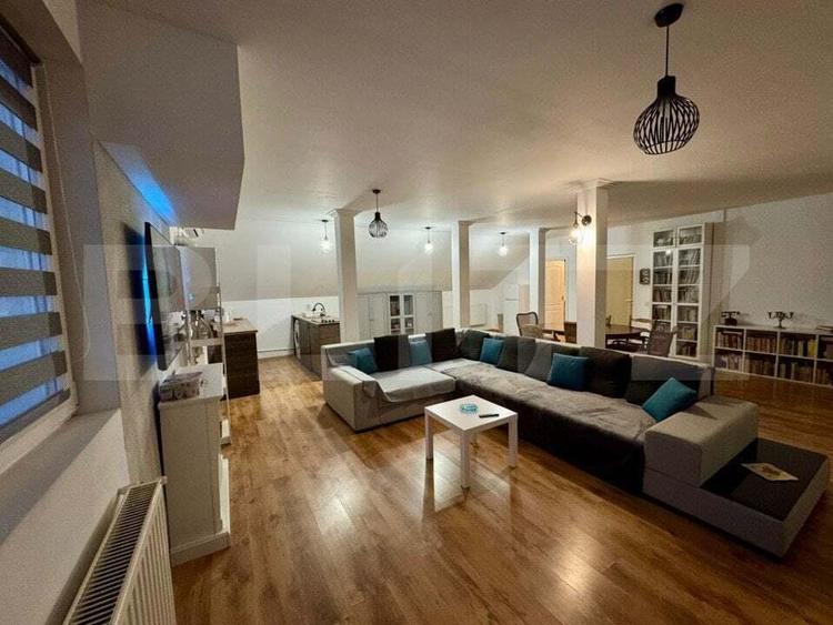 Apartament cu 3 camere decomandat în Cârcea