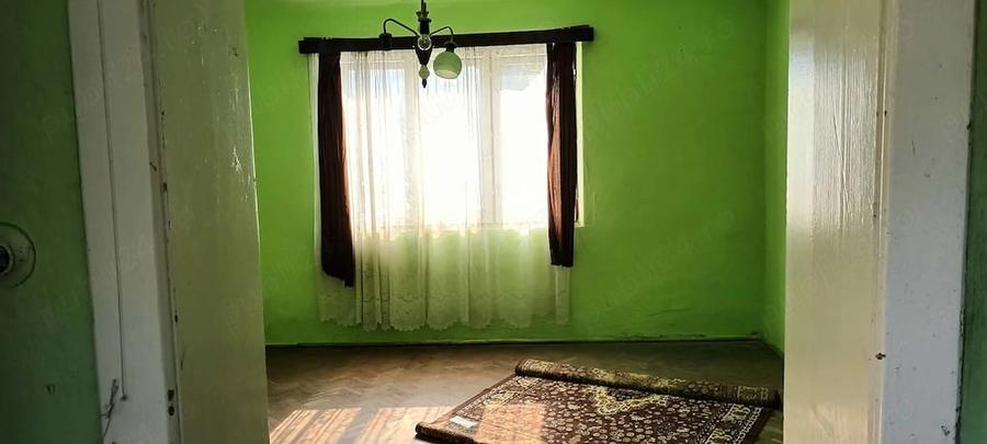 Casă cu 3 camere cu Teren 250 Mp în Central