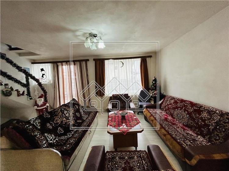 Duplex cu 3 camere cu Teren 136 Mp în Arhitecților - Calea Cisnădiei