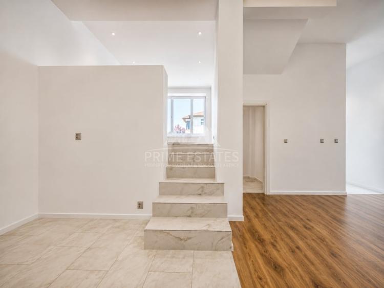 Duplex cu 5 camere cu Canalizare în Tunari