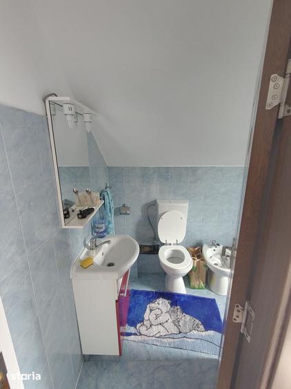 Casă cu 5 camere cu Teren 425 Mp în Sadu