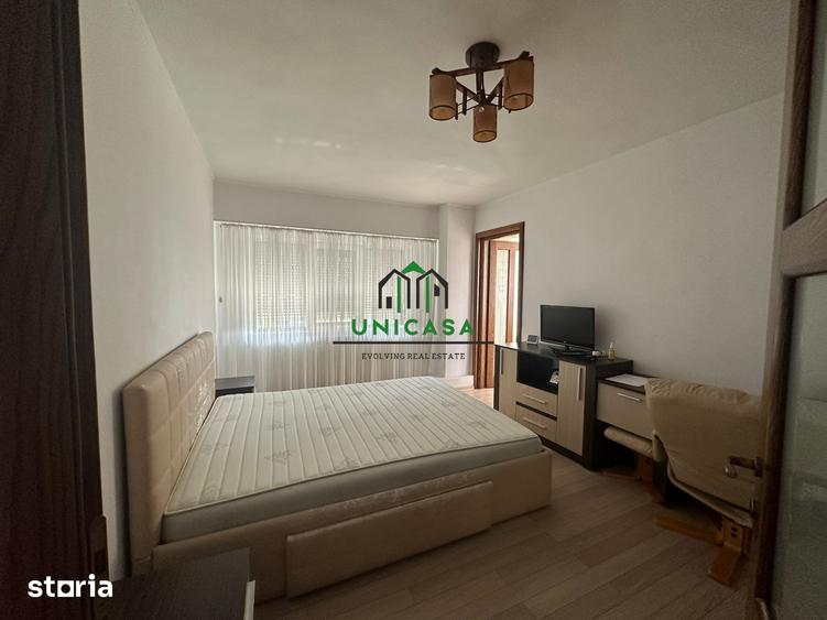 Apartament cu 3 camere decomandat în Ostroveni