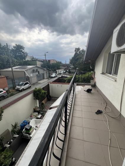 Casă individuală cu 5 camere cu Canalizare în Lacul Tei