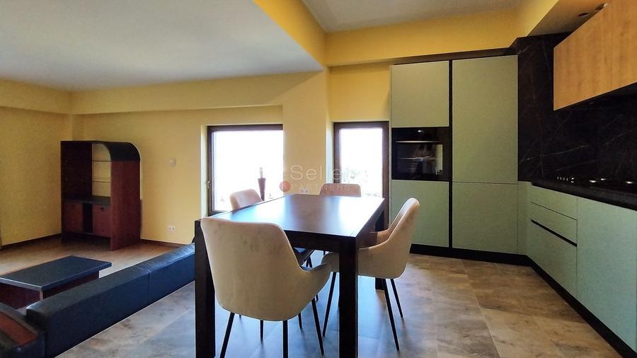 Apartament cu 3 camere semidecomandat, mobilat în Drumul Poienii