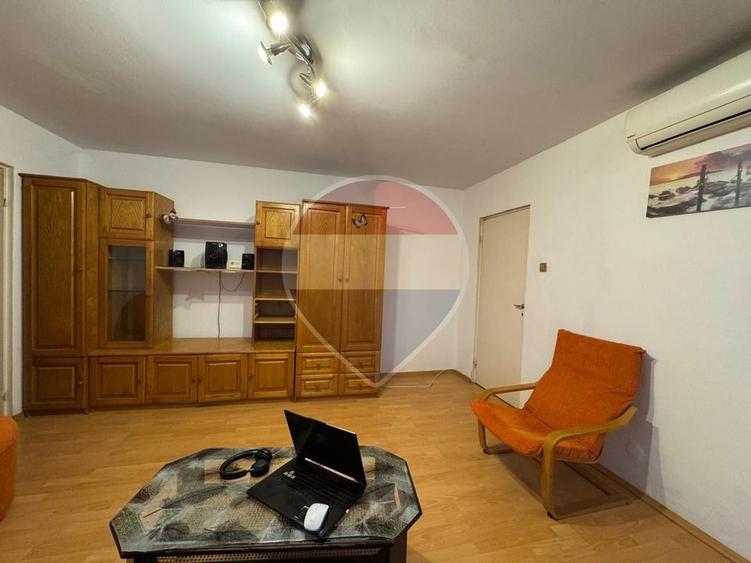 Apartament cu 2 camere semidecomandat, mobilat în Poltur
