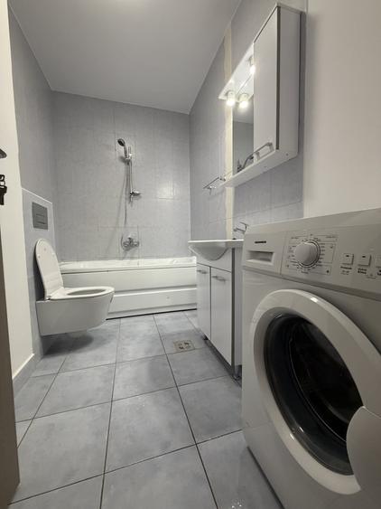 Apartament cu 3 camere semidecomandat, mobilat în Gară
