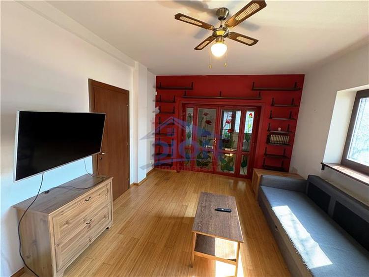 Apartament cu 3 camere semidecomandat, mobilat în Unirii