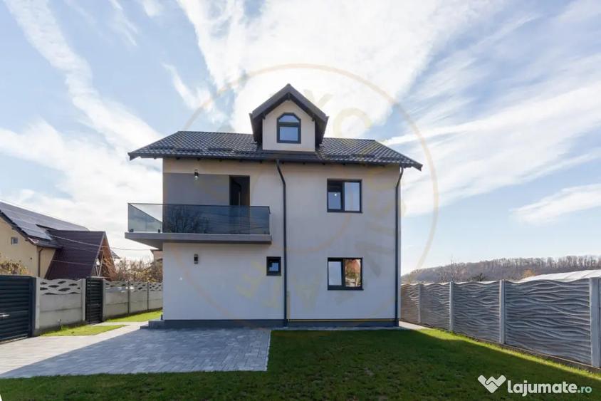Casă cu 4 camere cu Teren 330 Mp în Argeșelu