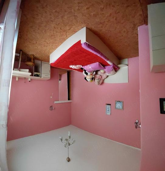 Casă cu 4 camere cu Teren 1045 Mp în Central