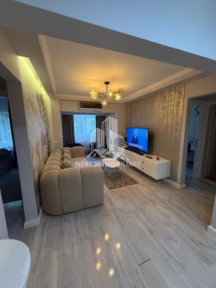 Apartament cu 4 camere decomandat, mobilat în Central
