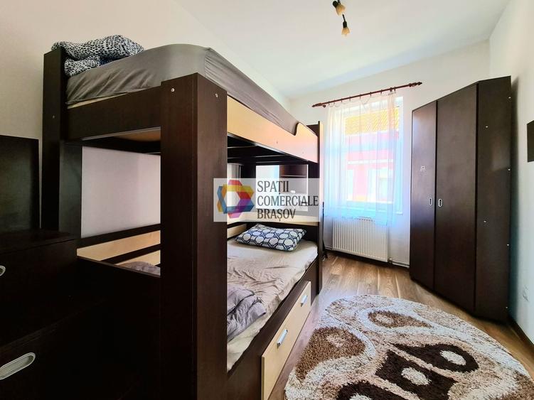 Casă individuală cu 5 camere cu Canalizare în Central