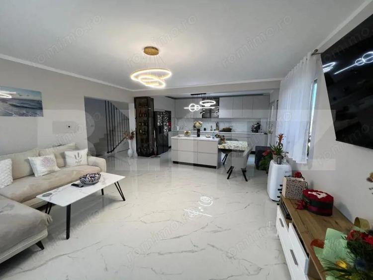 Casă cu Teren 468 Mp în Dezmir