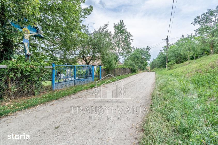Casă cu 4 camere cu Teren 2560 Mp în Sâmboleni