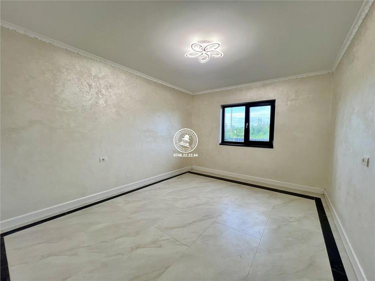 Casă cu 4 camere decomandat cu Teren 200 Mp în Lunca Cetățuii