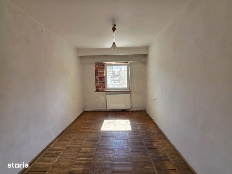 Apartament cu 3 camere decomandat în Decebal