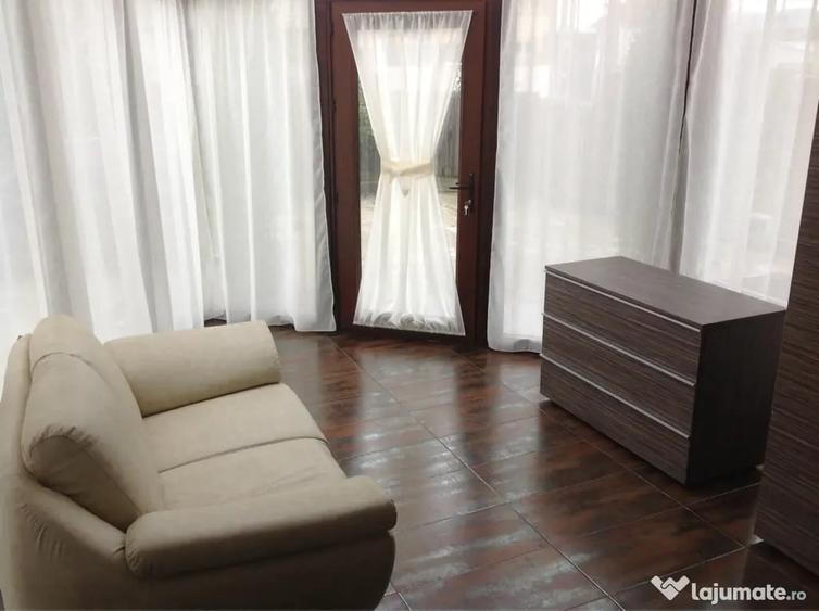 Casă cu 5 camere în Exterior Vest