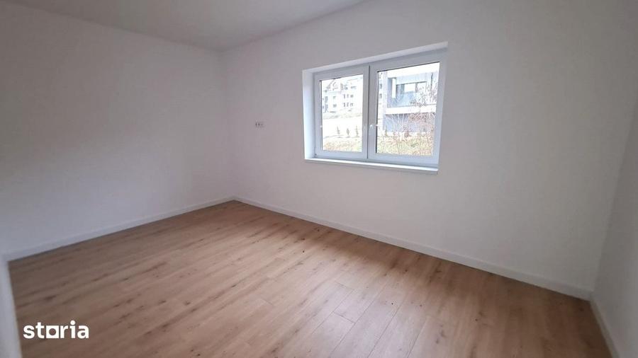 Apartament cu 3 camere în Tineretului