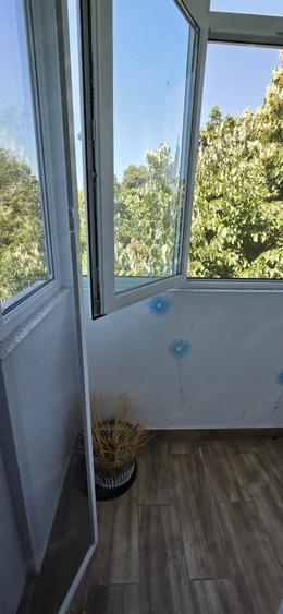 Apartament cu 3 camere semidecomandat în Țiglina 1