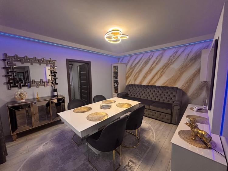 Apartament decomandat de vânzare – zonă centrală - 1