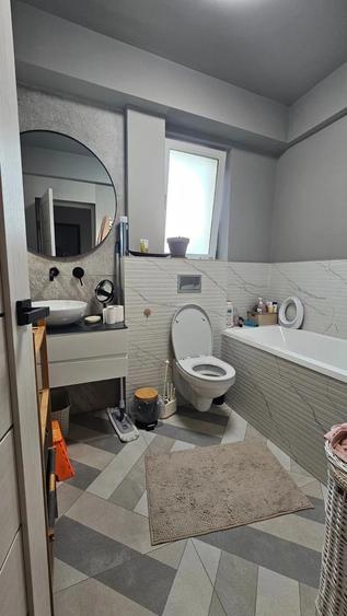 Apartament cu 3 camere semidecomandat în Cug