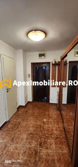 Garsonieră decomandată în Vitan