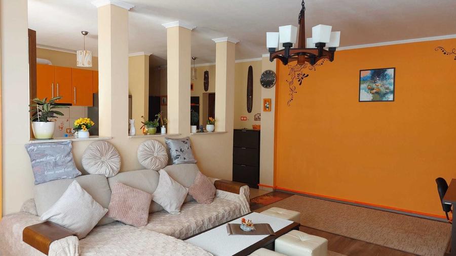 Apartament cu 2 camere decomandat în Central