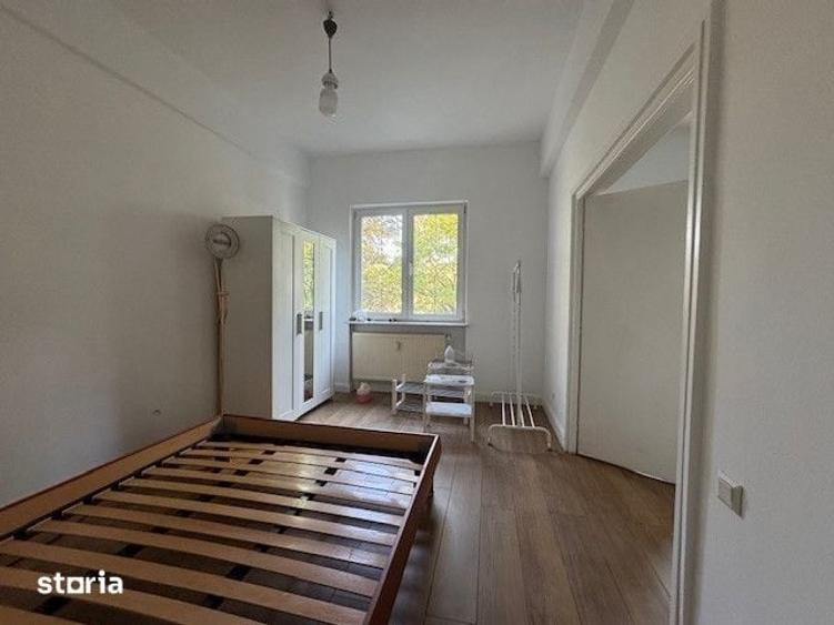 Apartament cu 2 camere semidecomandat, mobilat în Romană