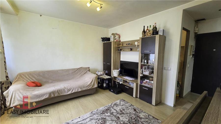 Garsonieră decomandată în Tudor