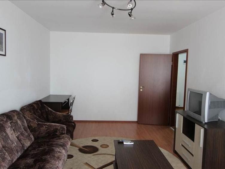 Apartament cu 2 camere decomandat, mobilat în Aradului