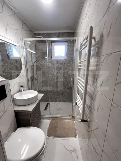 Apartament cu 3 camere semidecomandat, mobilat în Codlea