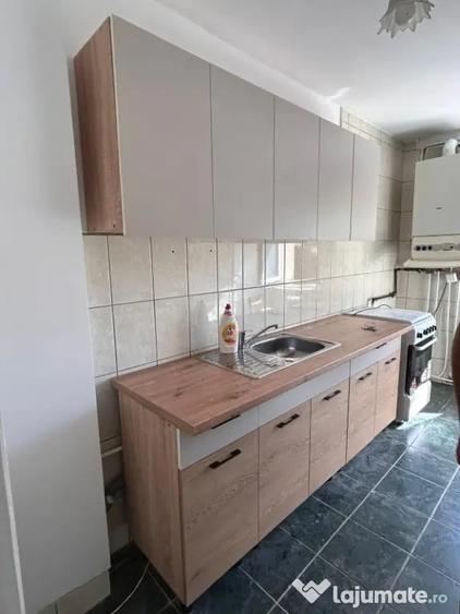 Apartament cu 3 camere decomandat în Mărăști