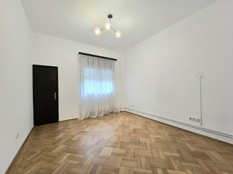 Apartament cu 8 camere în Dorobanți