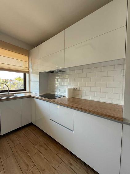 Apartament cu 3 camere decomandat în Cârcea