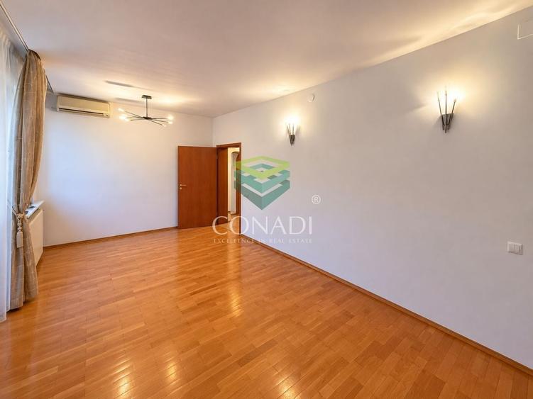 Apartament cu 3 camere semidecomandat în Vatra Luminoasă