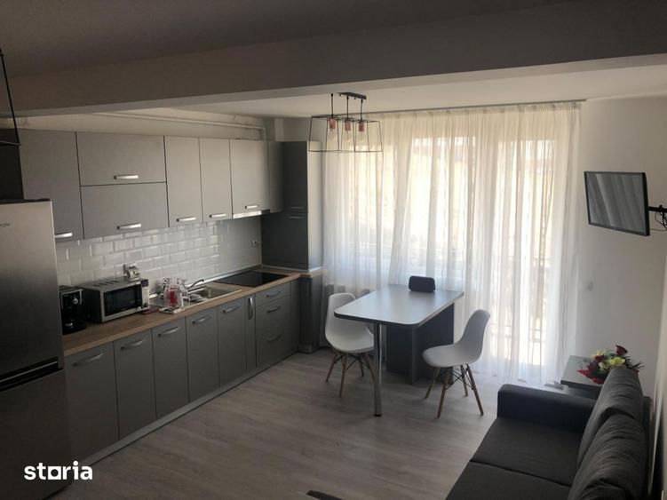 Apartament cu 3 camere semidecomandat, mobilat în Florești
