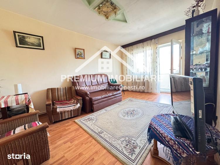 Apartament cu 3 camere decomandat în Central