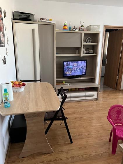 Apartament cu 2 camere nedecomandat în Mihai Bravu