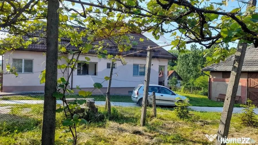 Casă cu 3 camere cu Teren 2500 Mp în Benesat