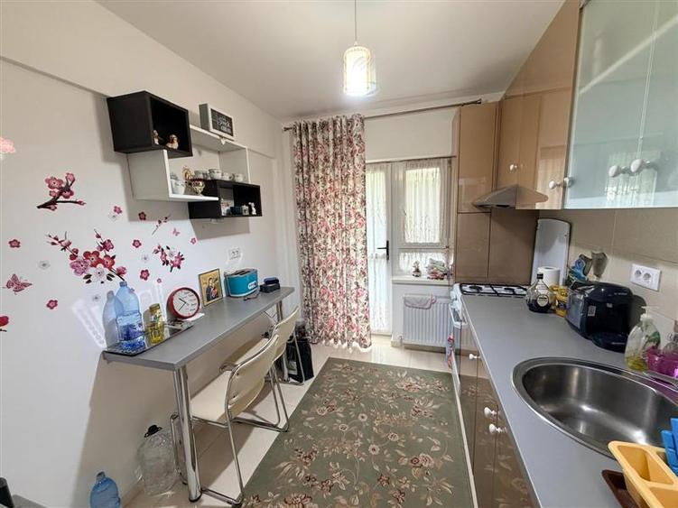 Apartament cu 2 camere decomandat, mobilat în Aeroport