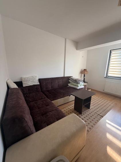 Apartament cu 2 camere decomandat în Apărătorii Patriei
