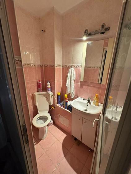Apartament 3 camere decomandat- zona Poarta 6 - 9