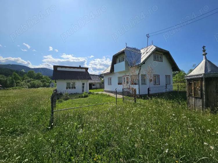 De vanzare Teren intravilan cu casa si anexe in Bucovina Moldova Sulita - 4