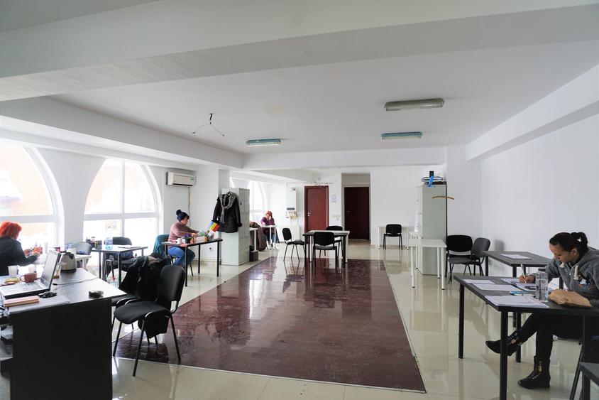 Birou, de 925 mp, în Armeneasca