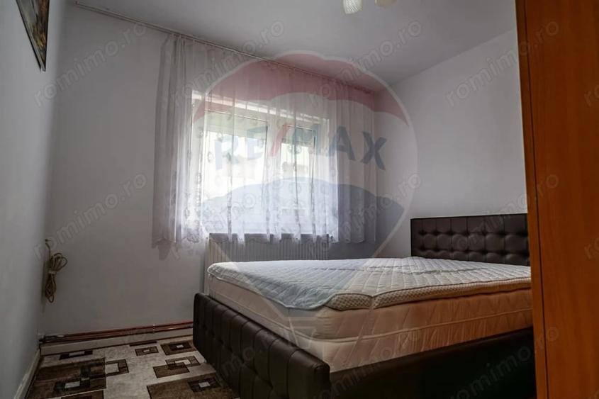 Apartament cu 3 camere decomandat în Sud