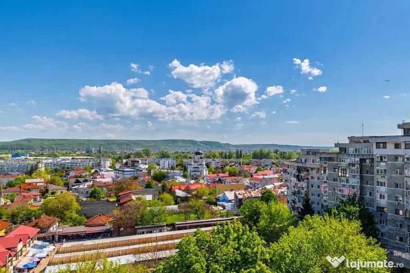 Apartament cu 3 camere decomandat în Ultracentral