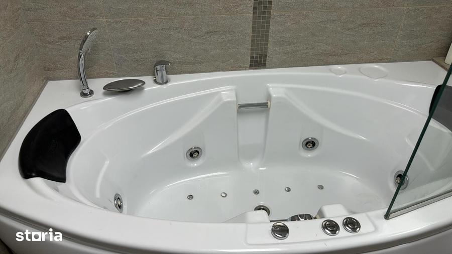 Apartament cu 3 camere decomandat, mobilat în Central