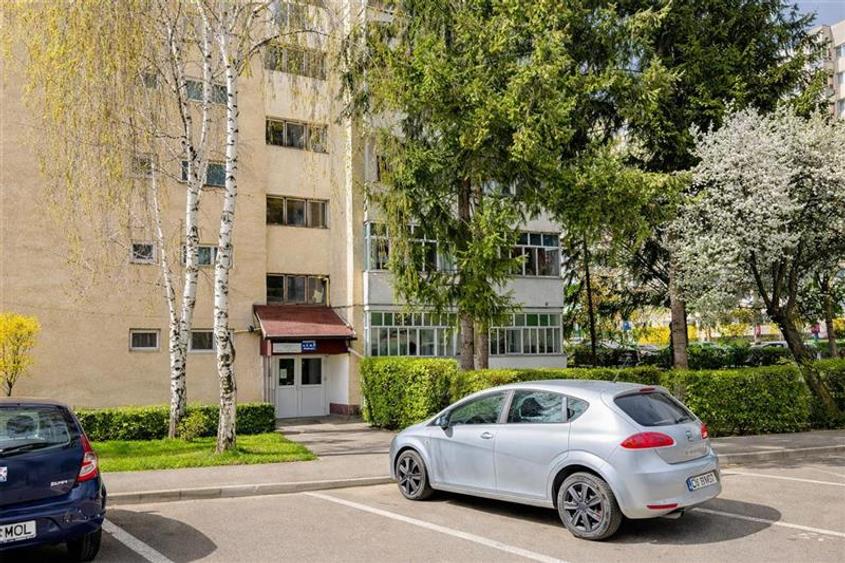 Apartament cu 2 camere nedecomandat, mobilat în Simeria