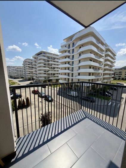 Apartament cu 2 camere semidecomandat, mobilat în Florești