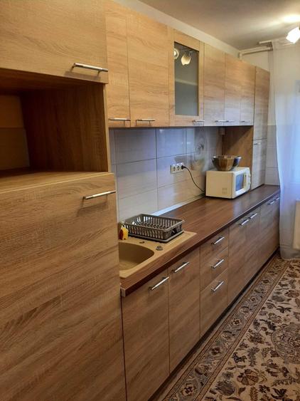 Apartament cu 3 camere decomandat în Bartolomeu