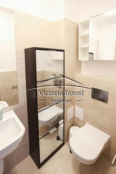 Apartament cu 4 camere semidecomandat, mobilat în Băneasa